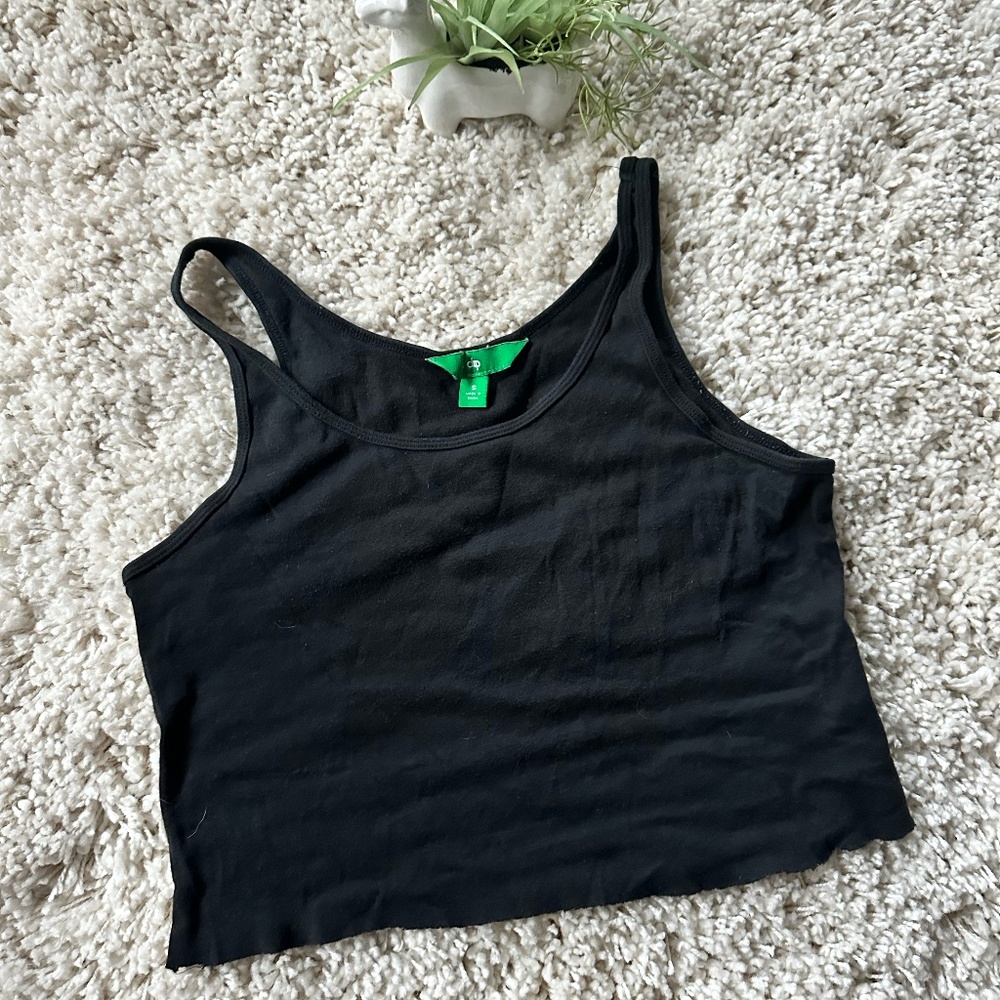 Dip super cute and casual athletic sport black crop top club shirt top.
